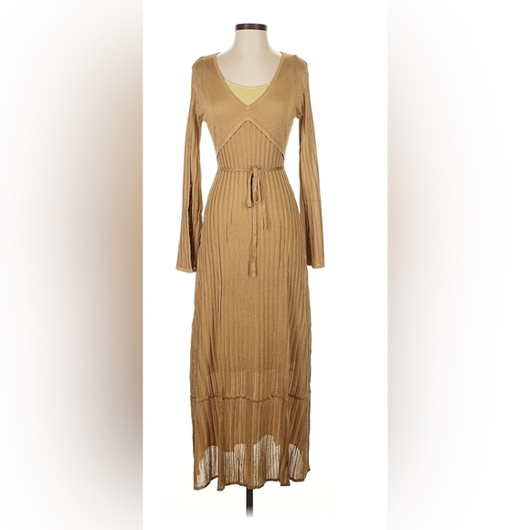 Pheme Dresses & Skirts - Pheme Elegant Long Sleeve Tan Maxi Dress
